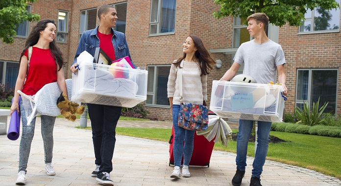 students moving in day